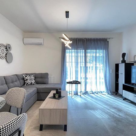 Modern Apartments Near Marina Flisvos Athens Exterior photo