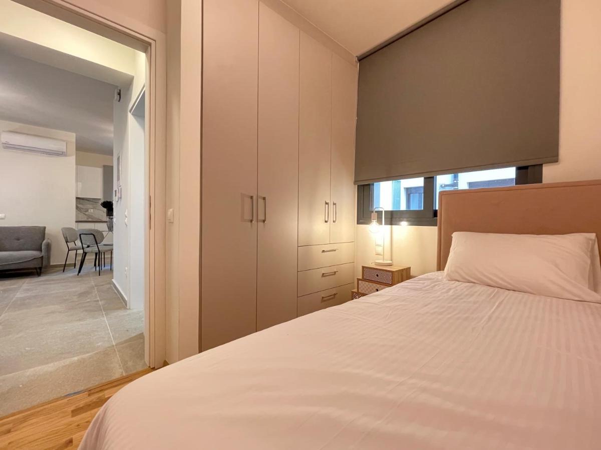 Modern Apartments Near Marina Flisvos Athens Exterior photo